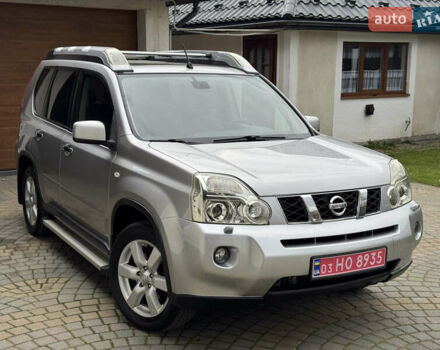 Сірий Ніссан ІксТрейл, об'ємом двигуна 2 л та пробігом 228 тис. км за 10250 $, фото 1 на Automoto.ua