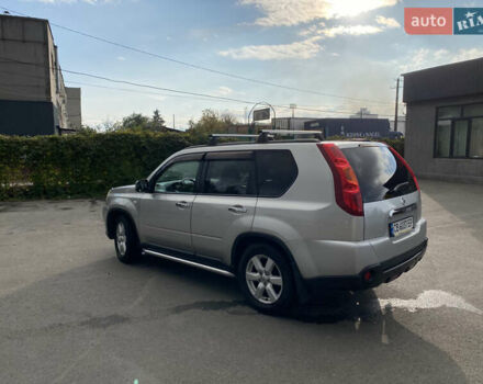 Серый Ниссан ИксТрейл, объемом двигателя 2.49 л и пробегом 226 тыс. км за 8300 $, фото 6 на Automoto.ua