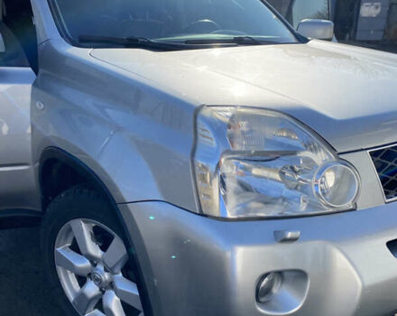 Серый Ниссан ИксТрейл, объемом двигателя 2.49 л и пробегом 220 тыс. км за 8500 $, фото 9 на Automoto.ua