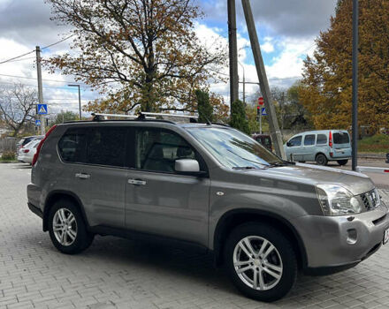 Серый Ниссан ИксТрейл, объемом двигателя 2 л и пробегом 229 тыс. км за 10100 $, фото 4 на Automoto.ua