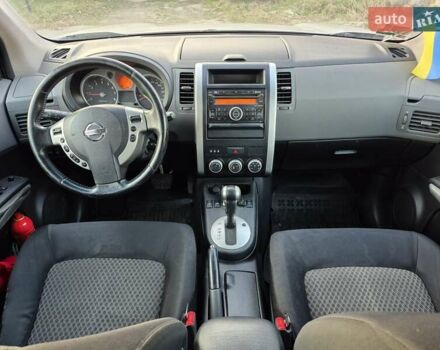 Серый Ниссан ИксТрейл, объемом двигателя 2 л и пробегом 172 тыс. км за 8500 $, фото 9 на Automoto.ua