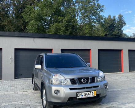 Сірий Ніссан ІксТрейл, об'ємом двигуна 2 л та пробігом 300 тис. км за 9400 $, фото 4 на Automoto.ua