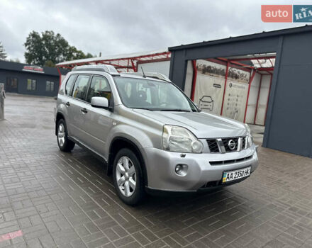 Сірий Ніссан ІксТрейл, об'ємом двигуна 2.49 л та пробігом 197 тис. км за 8300 $, фото 1 на Automoto.ua