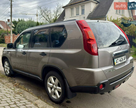 Серый Ниссан ИксТрейл, объемом двигателя 2 л и пробегом 159 тыс. км за 10000 $, фото 4 на Automoto.ua