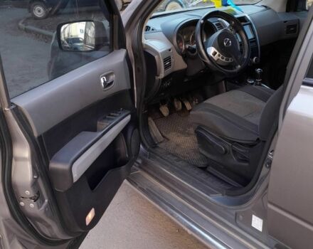 Серый Ниссан ИксТрейл, объемом двигателя 2 л и пробегом 195 тыс. км за 8300 $, фото 7 на Automoto.ua