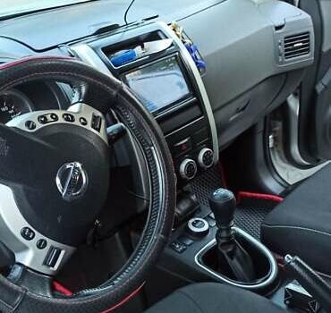 Серый Ниссан ИксТрейл, объемом двигателя 2 л и пробегом 220 тыс. км за 9800 $, фото 12 на Automoto.ua