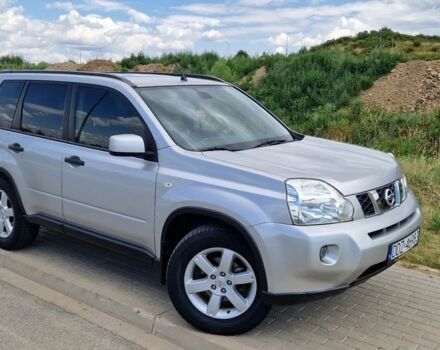 Серый Ниссан ИксТрейл, объемом двигателя 0 л и пробегом 180 тыс. км за 2000 $, фото 2 на Automoto.ua