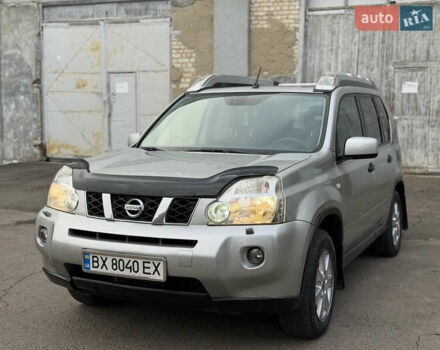 Серый Ниссан ИксТрейл, объемом двигателя 2 л и пробегом 240 тыс. км за 7600 $, фото 2 на Automoto.ua