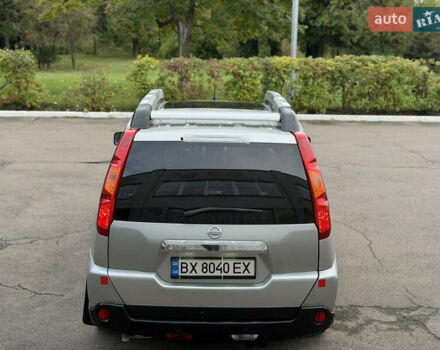 Серый Ниссан ИксТрейл, объемом двигателя 2 л и пробегом 240 тыс. км за 7600 $, фото 27 на Automoto.ua