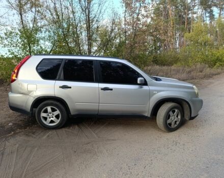 Серый Ниссан ИксТрейл, объемом двигателя 2 л и пробегом 333 тыс. км за 4650 $, фото 5 на Automoto.ua