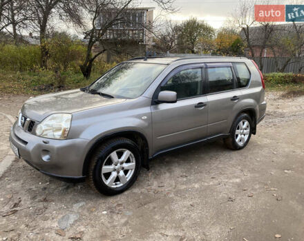 Серый Ниссан ИксТрейл, объемом двигателя 2 л и пробегом 213 тыс. км за 7200 $, фото 1 на Automoto.ua