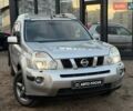 Серый Ниссан ИксТрейл, объемом двигателя 2.49 л и пробегом 327 тыс. км за 10890 $, фото 6 на Automoto.ua