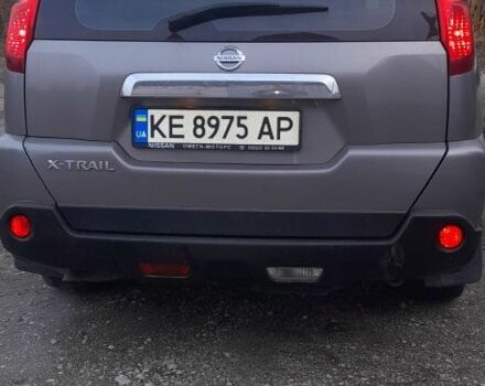 Серый Ниссан ИксТрейл, объемом двигателя 2 л и пробегом 195 тыс. км за 8300 $, фото 8 на Automoto.ua