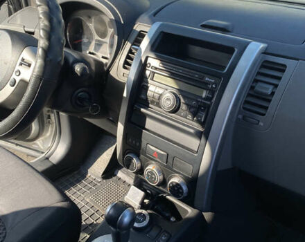 Серый Ниссан ИксТрейл, объемом двигателя 2.49 л и пробегом 220 тыс. км за 8500 $, фото 10 на Automoto.ua