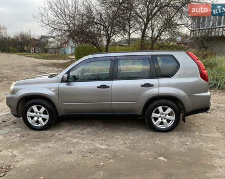 Серый Ниссан ИксТрейл, объемом двигателя 2 л и пробегом 213 тыс. км за 7200 $, фото 2 на Automoto.ua