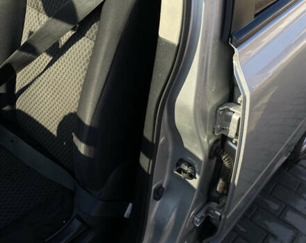 Серый Ниссан ИксТрейл, объемом двигателя 2.49 л и пробегом 220 тыс. км за 8500 $, фото 19 на Automoto.ua