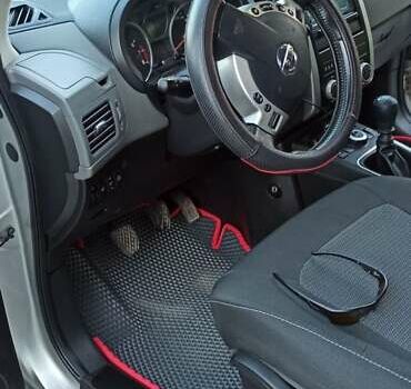 Серый Ниссан ИксТрейл, объемом двигателя 2 л и пробегом 220 тыс. км за 9800 $, фото 11 на Automoto.ua