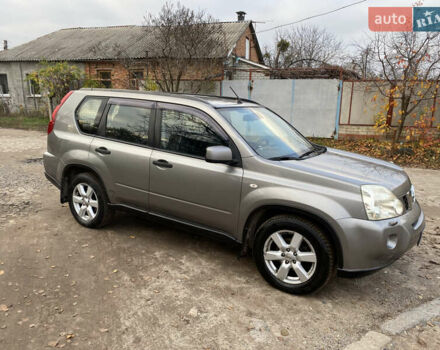 Серый Ниссан ИксТрейл, объемом двигателя 2 л и пробегом 213 тыс. км за 7200 $, фото 8 на Automoto.ua