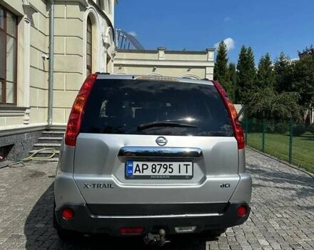 Серый Ниссан ИксТрейл, объемом двигателя 2 л и пробегом 227 тыс. км за 9500 $, фото 5 на Automoto.ua