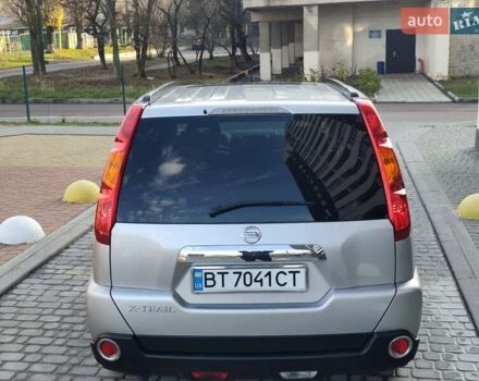 Сірий Ніссан ІксТрейл, об'ємом двигуна 2.5 л та пробігом 132 тис. км за 8900 $, фото 10 на Automoto.ua