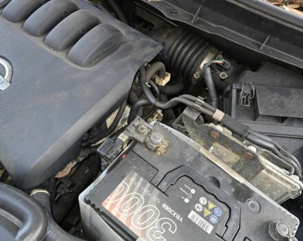 Серый Ниссан ИксТрейл, объемом двигателя 2 л и пробегом 105 тыс. км за 3700 $, фото 7 на Automoto.ua