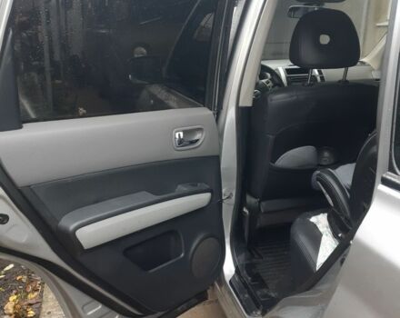 Серый Ниссан ИксТрейл, объемом двигателя 2.5 л и пробегом 261 тыс. км за 7500 $, фото 4 на Automoto.ua