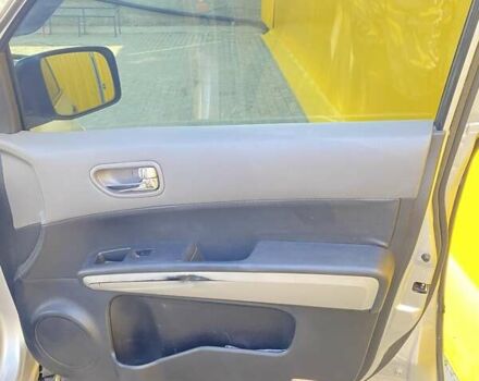 Серый Ниссан ИксТрейл, объемом двигателя 2 л и пробегом 215 тыс. км за 8000 $, фото 7 на Automoto.ua