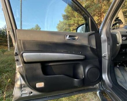 Серый Ниссан ИксТрейл, объемом двигателя 2 л и пробегом 272 тыс. км за 10000 $, фото 14 на Automoto.ua