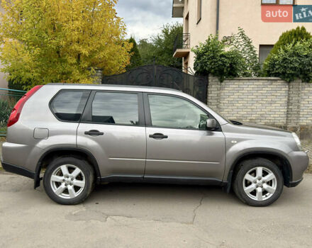 Серый Ниссан ИксТрейл, объемом двигателя 2 л и пробегом 159 тыс. км за 10000 $, фото 7 на Automoto.ua