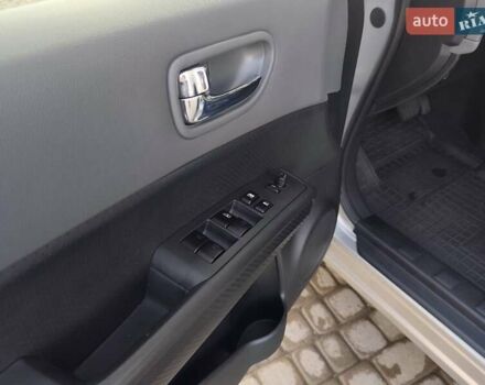 Сірий Ніссан ІксТрейл, об'ємом двигуна 2.5 л та пробігом 132 тис. км за 8900 $, фото 25 на Automoto.ua