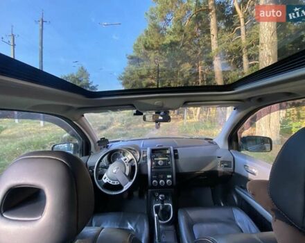 Серый Ниссан ИксТрейл, объемом двигателя 2 л и пробегом 272 тыс. км за 10000 $, фото 22 на Automoto.ua