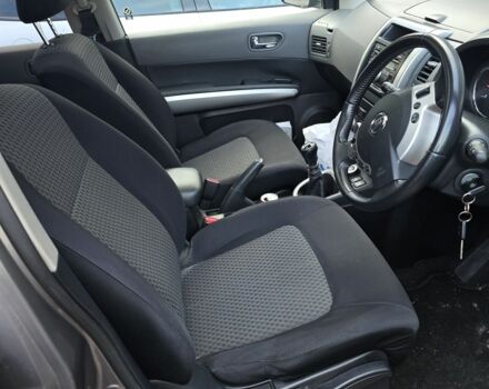 Серый Ниссан ИксТрейл, объемом двигателя 2 л и пробегом 105 тыс. км за 3700 $, фото 5 на Automoto.ua