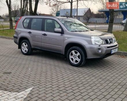 Сірий Ніссан ІксТрейл, об'ємом двигуна 2 л та пробігом 212 тис. км за 9900 $, фото 2 на Automoto.ua