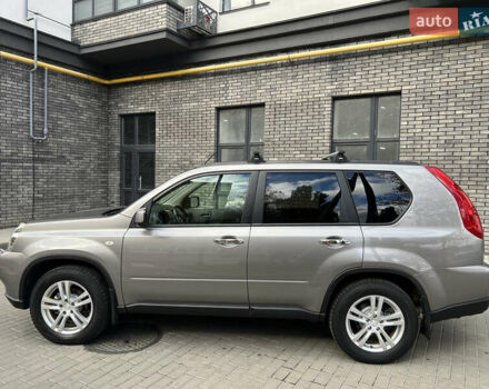 Серый Ниссан ИксТрейл, объемом двигателя 2 л и пробегом 229 тыс. км за 10100 $, фото 10 на Automoto.ua