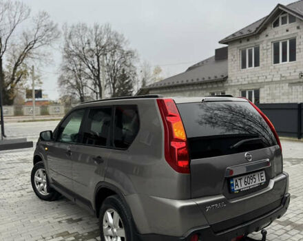 Серый Ниссан ИксТрейл, объемом двигателя 2 л и пробегом 326 тыс. км за 8650 $, фото 4 на Automoto.ua