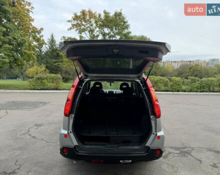 Серый Ниссан ИксТрейл, объемом двигателя 2 л и пробегом 240 тыс. км за 7600 $, фото 35 на Automoto.ua