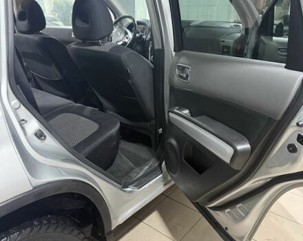 Сірий Ніссан ІксТрейл, об'ємом двигуна 2.5 л та пробігом 175 тис. км за 7600 $, фото 13 на Automoto.ua