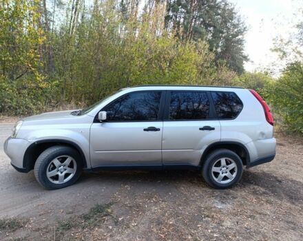 Серый Ниссан ИксТрейл, объемом двигателя 2 л и пробегом 333 тыс. км за 4650 $, фото 4 на Automoto.ua