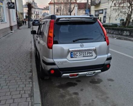 Сірий Ніссан ІксТрейл, об'ємом двигуна 2.5 л та пробігом 179 тис. км за 10500 $, фото 3 на Automoto.ua