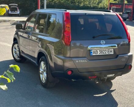 Сірий Ніссан ІксТрейл, об'ємом двигуна 2 л та пробігом 208 тис. км за 8850 $, фото 2 на Automoto.ua