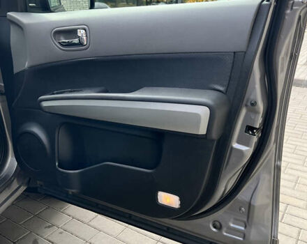 Серый Ниссан ИксТрейл, объемом двигателя 2 л и пробегом 229 тыс. км за 10100 $, фото 31 на Automoto.ua