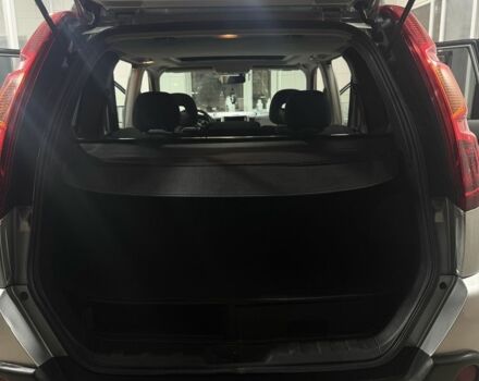 Сірий Ніссан ІксТрейл, об'ємом двигуна 2.5 л та пробігом 175 тис. км за 7600 $, фото 10 на Automoto.ua