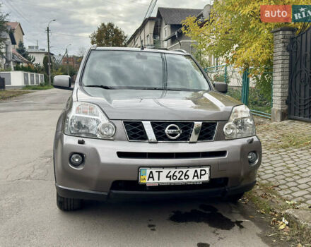 Серый Ниссан ИксТрейл, объемом двигателя 2 л и пробегом 159 тыс. км за 10000 $, фото 9 на Automoto.ua