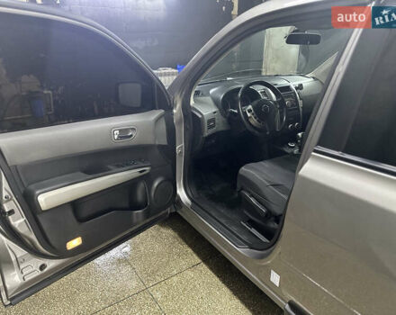 Серый Ниссан ИксТрейл, объемом двигателя 2 л и пробегом 262 тыс. км за 8900 $, фото 22 на Automoto.ua