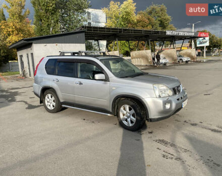 Серый Ниссан ИксТрейл, объемом двигателя 2.49 л и пробегом 226 тыс. км за 8300 $, фото 3 на Automoto.ua