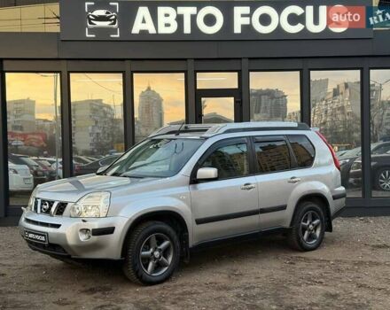 Серый Ниссан ИксТрейл, объемом двигателя 2.49 л и пробегом 327 тыс. км за 10890 $, фото 2 на Automoto.ua