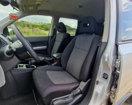 Серый Ниссан ИксТрейл, объемом двигателя 0 л и пробегом 180 тыс. км за 2000 $, фото 6 на Automoto.ua