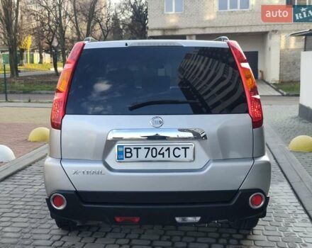 Сірий Ніссан ІксТрейл, об'ємом двигуна 2.5 л та пробігом 132 тис. км за 8900 $, фото 12 на Automoto.ua