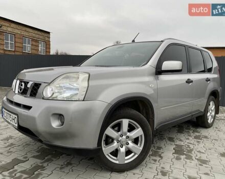 Серый Ниссан ИксТрейл, объемом двигателя 2 л и пробегом 235 тыс. км за 9500 $, фото 5 на Automoto.ua