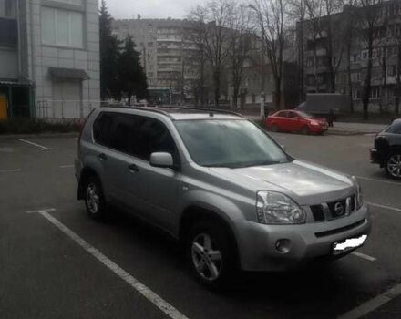 Сірий Ніссан ІксТрейл, об'ємом двигуна 2 л та пробігом 215 тис. км за 5999 $, фото 5 на Automoto.ua